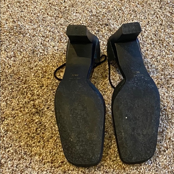 Authentic Givenchy Heels!!!!🔥🔥 - Picture 3 of 9